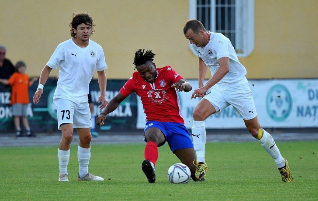 кельн прогноз. эмблема фк мол фехервар венгрия. футбольный мяч вчерашний рома. мол фехервар фк. мол фехервар фк.