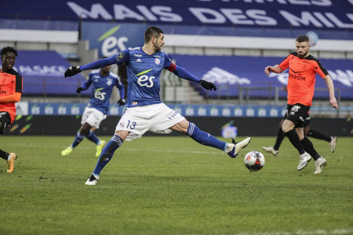 Прогноз на матч брест. Псж брест. Брест ренн 3 июня. Псж брест. Футбольный матч.