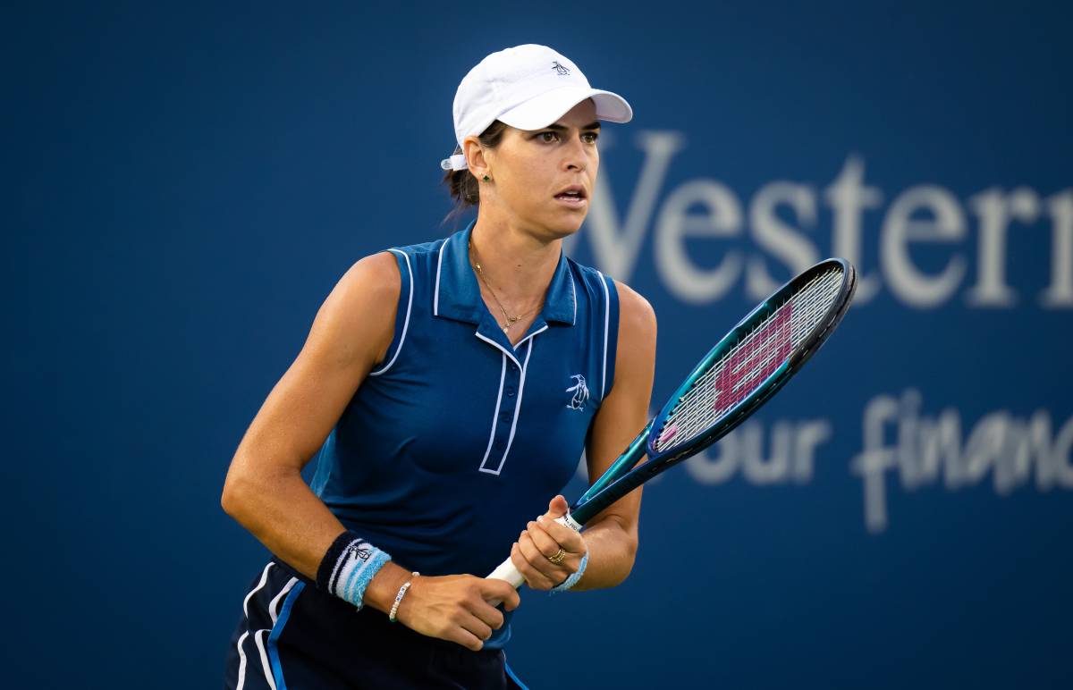 Беатрис аддад майя. Томлянович ястремская прогноз. Томлянович теннис. Айла томлянович. Томлянович айла теннис.