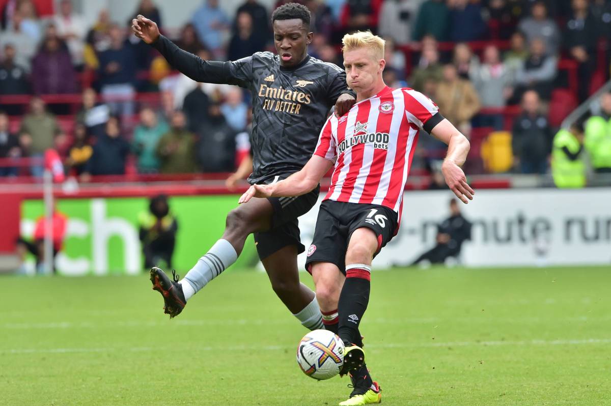 Саутгемптон. Арсенал брентфорд. Прогноз на матч брентфорд. Джек стефенс футболист борнмут \2023. Эвертон брентфорд.