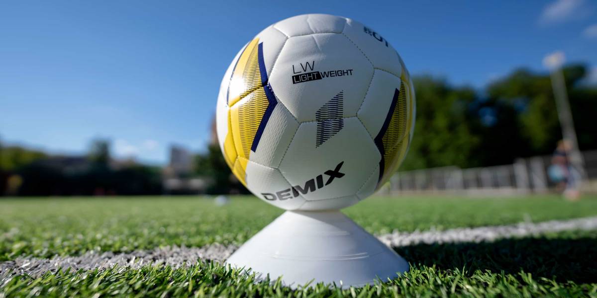 Genk, Belgium. 06th May, 2023. Union's Teddy Teuma holds the ball